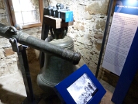 Der engen Verbindung zwischen Glocke und Kanone kann man hier nachgehen.