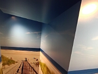 Durch eine Erlebnisschleuse gehts an den Strand oder in Raum 1.