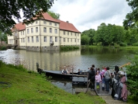 Während des Barockfestes bot sich die Gelegenheit mit einer originalen venezianischen Gondel sich ums Schloss rudern zu lassen.