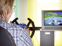 Der Besucher kann an einem Simulator selbst in die Pedale treten.