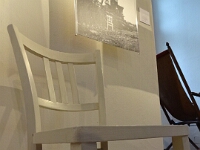 Der "weiße Stuhl" aus der Fotoserie von Helmut Bettenhausen